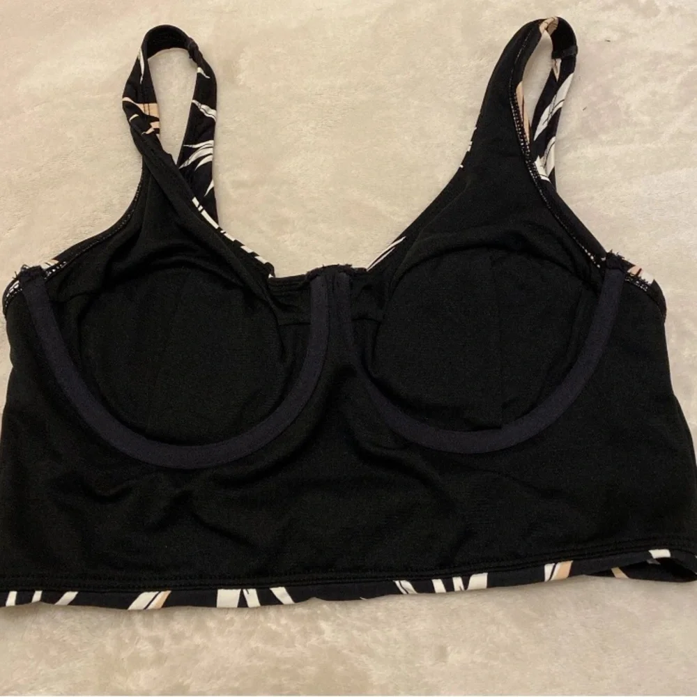 Elegant Black and White Birds Of Paradise Bikini Top